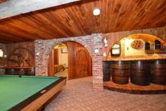1_pool-table