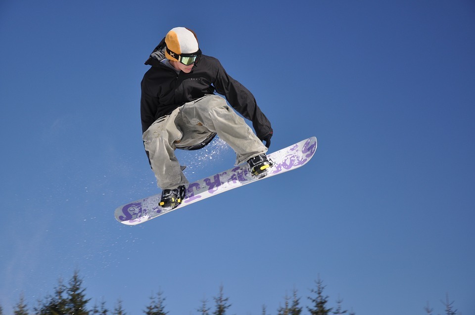 freestyle snow board blue mountains