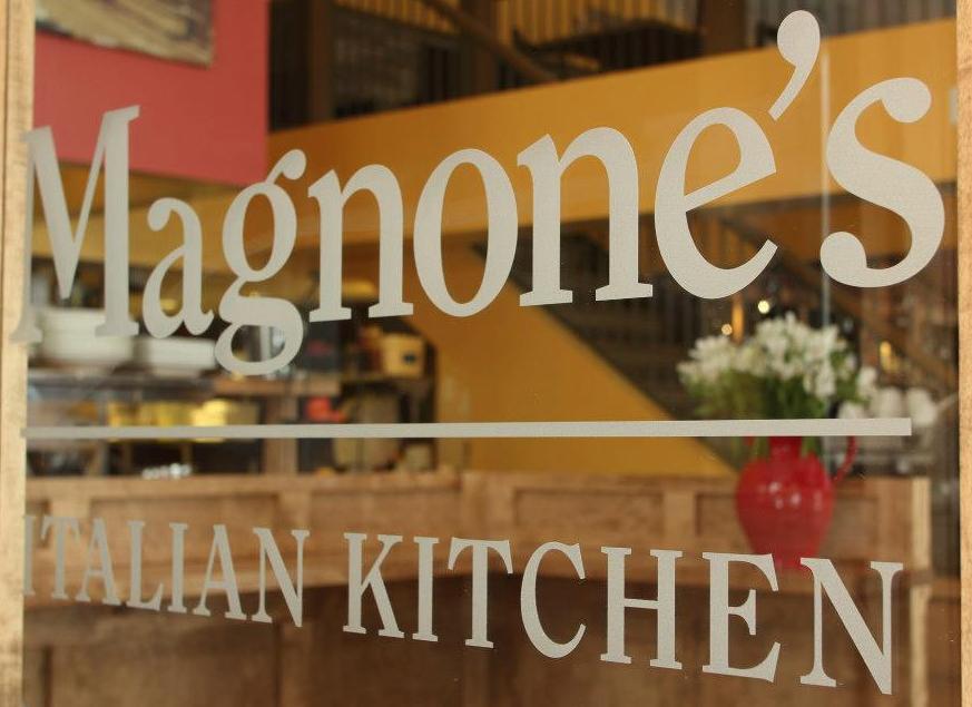 Magnones Italian Kitchen